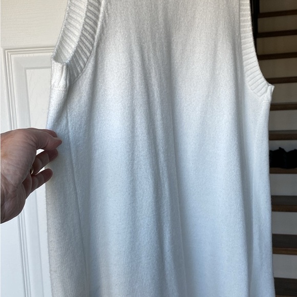 Ladies long vest - Picture 2 of 3